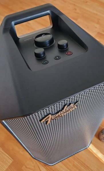The Rockster Air 2 looks pretty sharp in whatever room I'm in