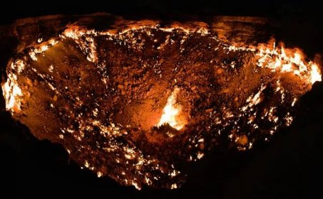 plynový kráter darvaza, také známý jako brány pekla v noci - poušť karakum severně od darvaze, provincie dashoguz, turkmenistán - turkmenistán - stock snímky, obrázky a fotky