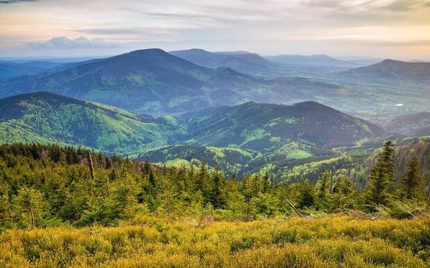 Beskydy: Letní dovolená v Hotelu U Studánky *** s venkovním bazénem, chutnou polopenzí a welcome drinkem - 24travel.cz