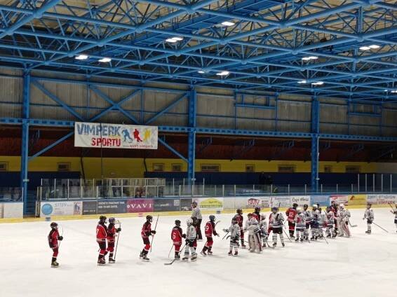 Starší žáci remizovali ve Vimperku 5:5 – HC Strakonice