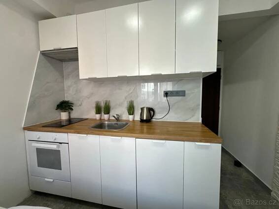 Pronájem bytu 2+kk, 19 m2, Praha 3 - Žižkov, 26 000 Kč/měs
