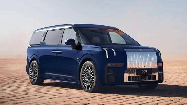 The Zeekr 009 Is An EV Minivan With Over 500 Horsepower And More Than A 500-Mile Range - Jalopnik