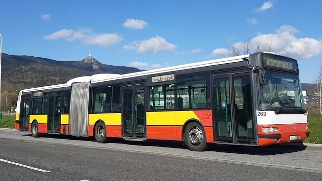 Ex-hradecký Citybus 18M zdokumentovaný pod Ještědem. (foto: ČSAD Liberec)