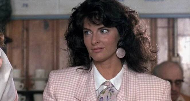 Kladivo - Z filmu - Joan Severance
