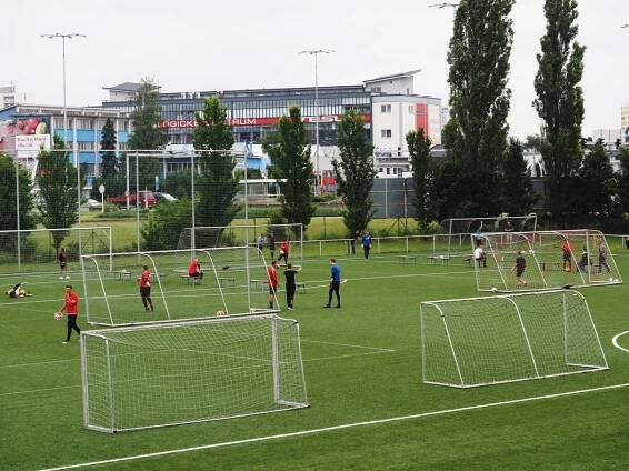 Turnaj fotbalových brankářů Keeperbattle 2021 v Hradci na Slavii ovládl Godula