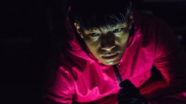 Who Plays 'Squid Game' Policeman Hwang Jun-ho? 10 Facts About Actor Wi Ha-jun