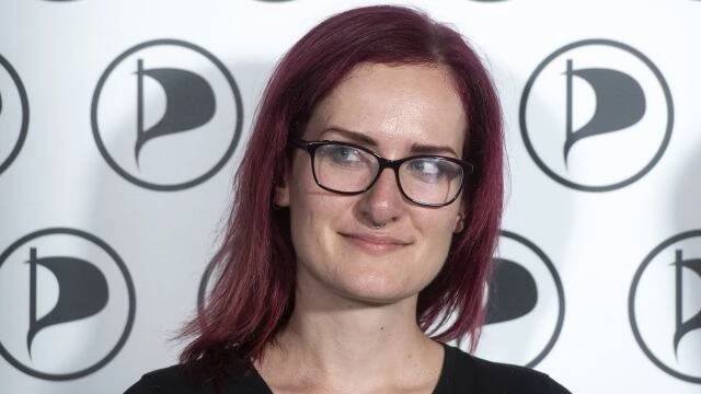 Pirátka nabídla 50 korun za každý komentář k příspěvku o translidech. Přišlo ji to na 95 tisíc - Novinky