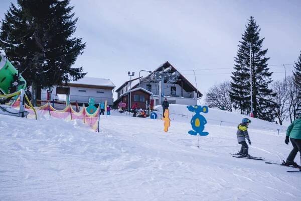 Mikulčin vrch - Ski Centrum Bílé Karpaty - sjezdovky a sníh