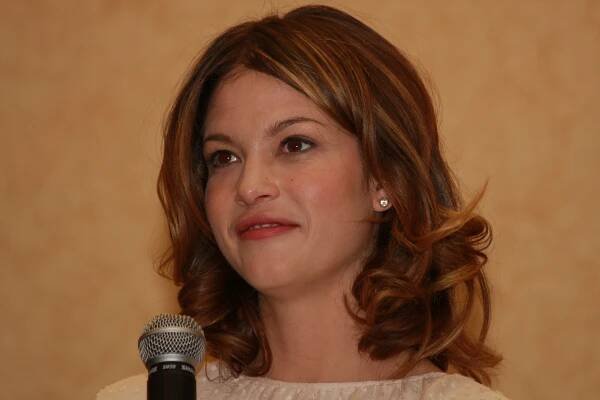 Nicki Aycox