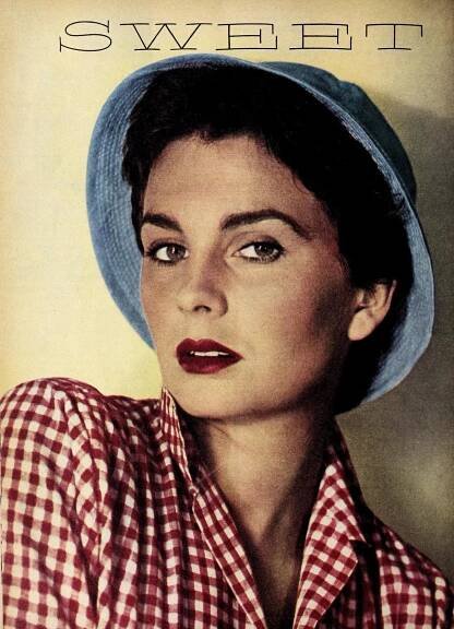 Soubor:Jean Simmons by Ernest A. Bachrach, 1955.jpg – Wikipedie