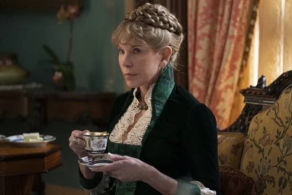 christine-baranski-1-b4582e8f848c45008264869238426be3.jpg