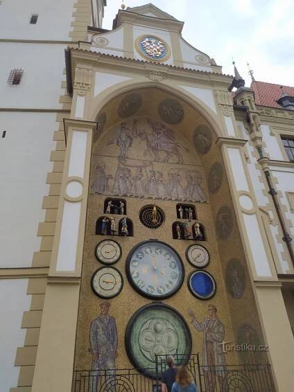 Olomócký heliocentrický orloj - Fotogalerie