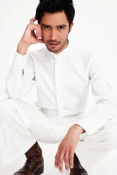 ALEJANDRO MARQUEZ