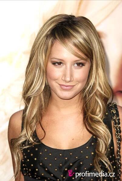 Ashley Tisdale - celebrity účes - HappyHair