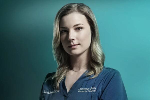 Doktoři - Série 5 - Promo - Emily VanCamp