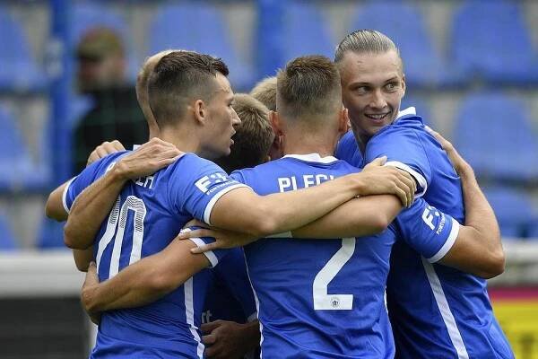 Slavia se prostřílela do čela ligy, Sparta je druhá. Slovácko otočilo zápas na Hané