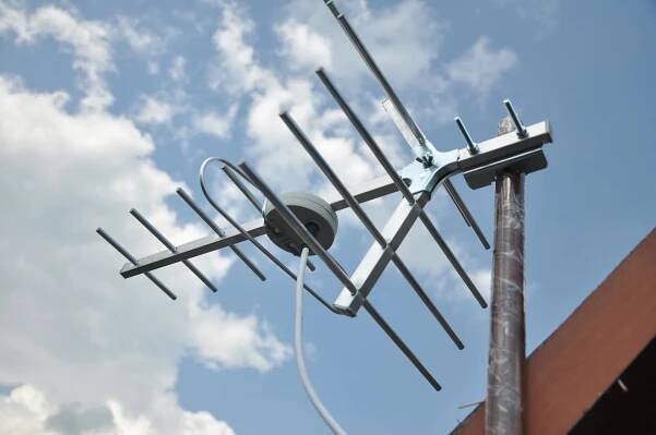 Slaboproudé instalace a montáže TV antén, domovní systémy - Praha 8 (Libeň)