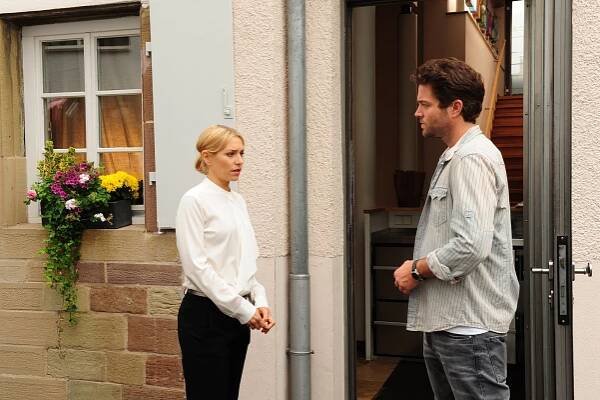 Kriminálka Stuttgart - Warte, bis es dunkel ist - Z filmu - Julia Dietze, Peter Ketnath