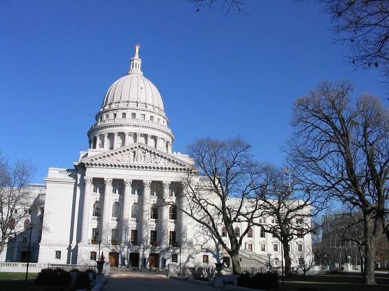 Soubor:Madison, Wisconsin Dec04 STB 2787.JPG