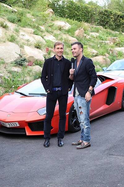 Ženy zklamat můžou, auta ne: Leoš Mareš strávil víkend mezi luxusními bouráky a zamiloval se