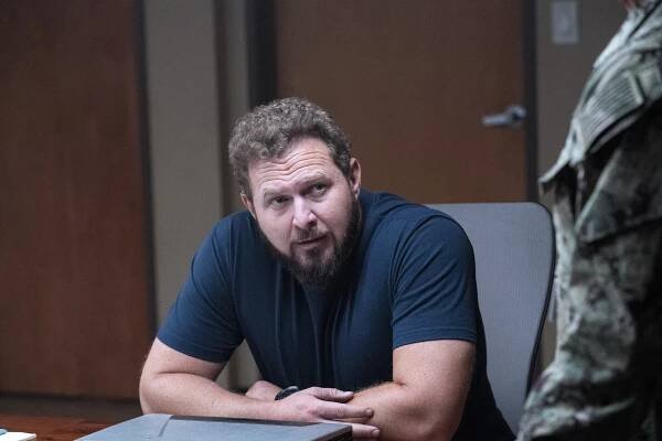 Tým SEAL - Growing Pains - Z filmu - A. J. Buckley