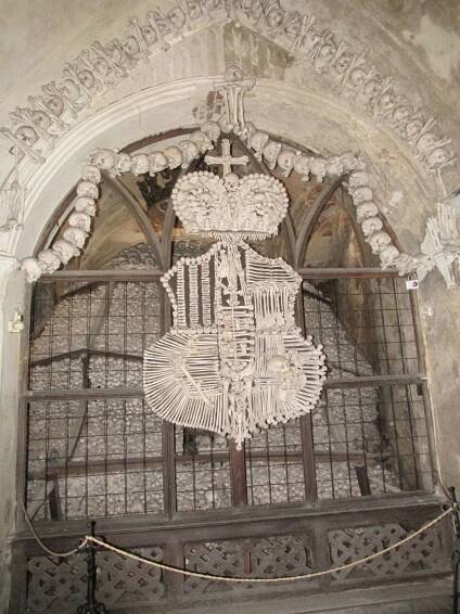 Kutná Hora, Hřbitovní kostel Všech Svatých s kostnicí, Kutná Hora - Sedlec | Církevní turistika