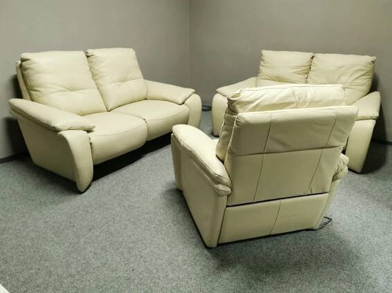 Nová kožená relax sedačka WOHNWERT krémová