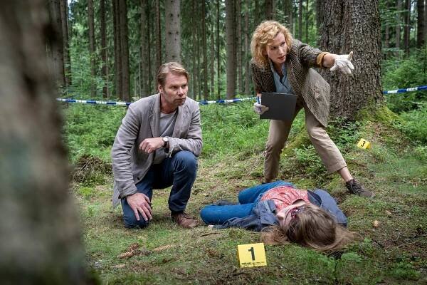 Erzgebirgskrimi - Tödlicher Akkord - Z filmu - Kai Scheve, Adina Vetter