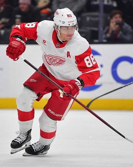 NHL roundup: Patrick Kane hits milestone, Red Wings top Caps