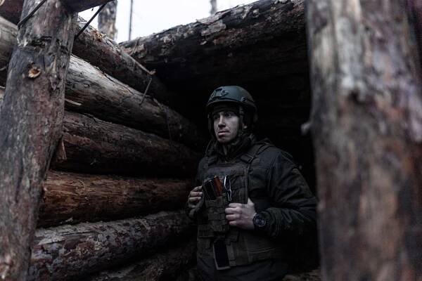 Ukrajinská armáda v zákopu u Kreminny