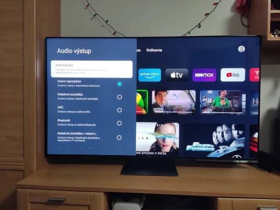 TCL C835 v 65": QLED s MiniLED za výhodnou cenu (recenze)