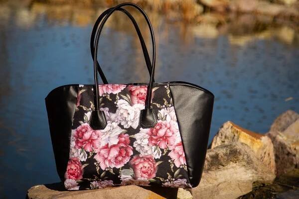 Annie Tote Bag - Image 17