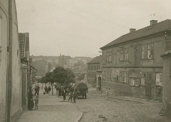 Starý Břevnov musel ustoupit sídlišti pro komunistické prominenty. Lidé mu dodnes říkají Obušek