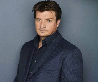 Nathan Fillion Biography - Facts, Childhood, Family Life & Achievements