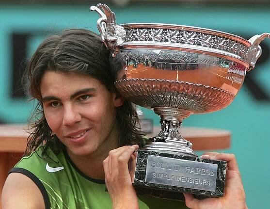 Zatraceně sexy Rafael Nadal zhubl a ostříhal se nakrátko: Co na svalnatého Španěla říkáte?