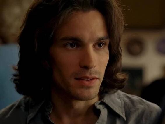 Santiago Cabrera in Hrdinové (2006)
