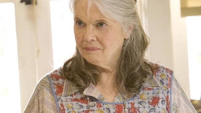 True Blood: Pravá krev - Podivná láska - Z filmu - Lois Smith