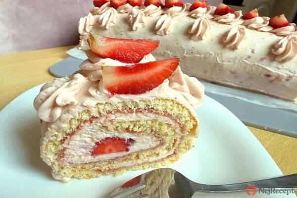 Jahodová roláda s mascarpone krémem