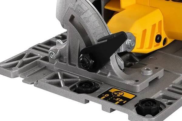 Ruční pila DeWalt DW DCS572P2 Značka DeWalt
