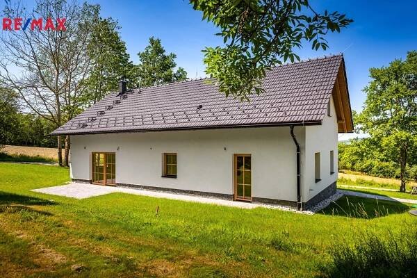 Prodej domu 182 m², Čestice | Reality RE/MAX