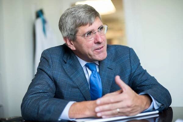 As Herman Cain Bows Out of Fed Contention, Focus Shifts to Stephen Moore - The New York Times
