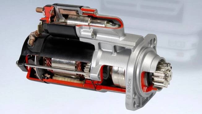 Technik detailně ukázal, jak funguje přes 100 let starý převratný vynález, který pohřbil elektromobily. Nerozchodily to