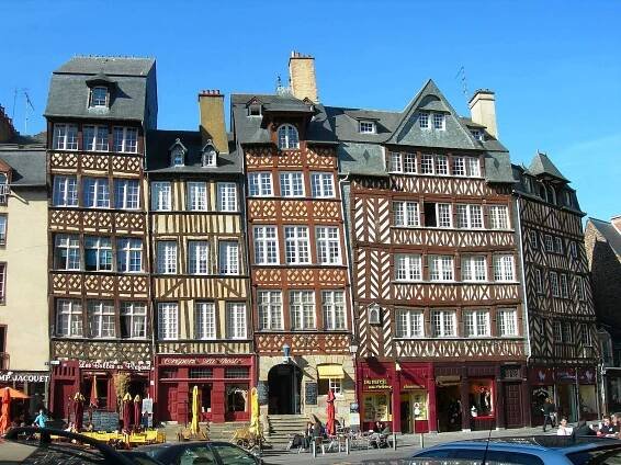 Soubor:Rennes pl Ch-Jacquet DSCN1770.jpg – Wikipedie