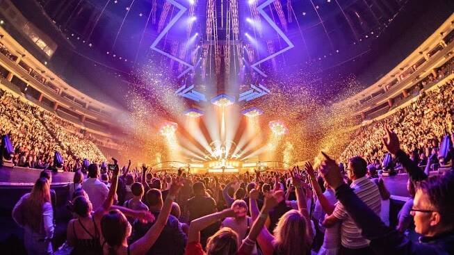 QUEEN RELIVED by Queenie in O2 arena Prague 09/2021 - quick review