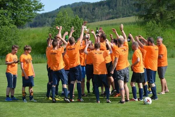 FOTO: Chřibská doma převzala pohár. A mohla začít slavit
