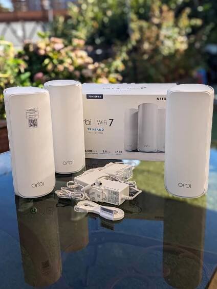 Netgear RBE773 Orbi 770 Series Review: A Straightforward, Well-Performing, Yet Imperfect Wi-Fi 7 Mesh 1