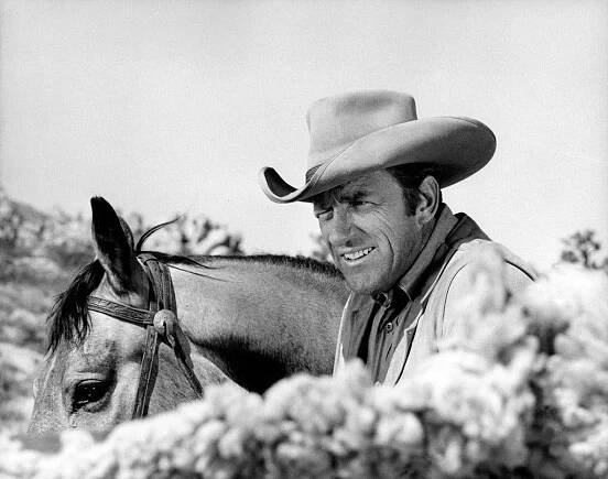 James Arness, Marshal on ‘Gunsmoke,’ Dies at 88 - The New York Times