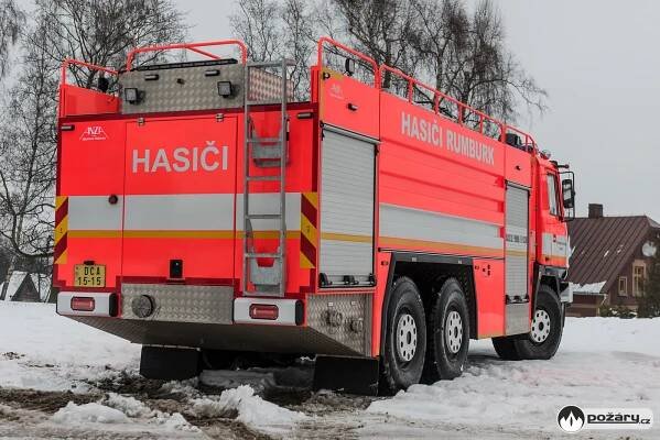 Hasiči v Rumburku mají zrekonstruovanou „velkou“ Tatru, oprava stála 3,5 milionu z rozpočtu města | POŽÁRY.cz - ohnisko