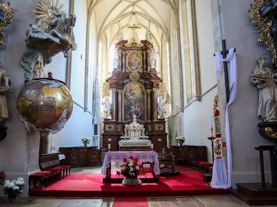 Kostel sv. Mikuláše – majestátní dominanta města Znojma | PrimaVylety.cz