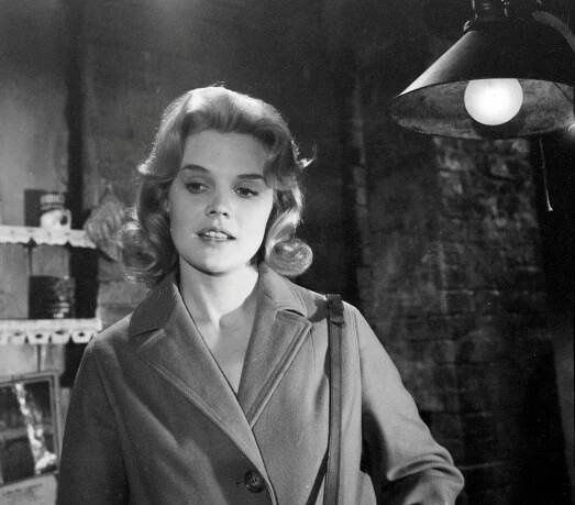 Something Wild - Z filmu - Carroll Baker
